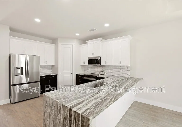 3518 NE 21st Pl — Photo 11