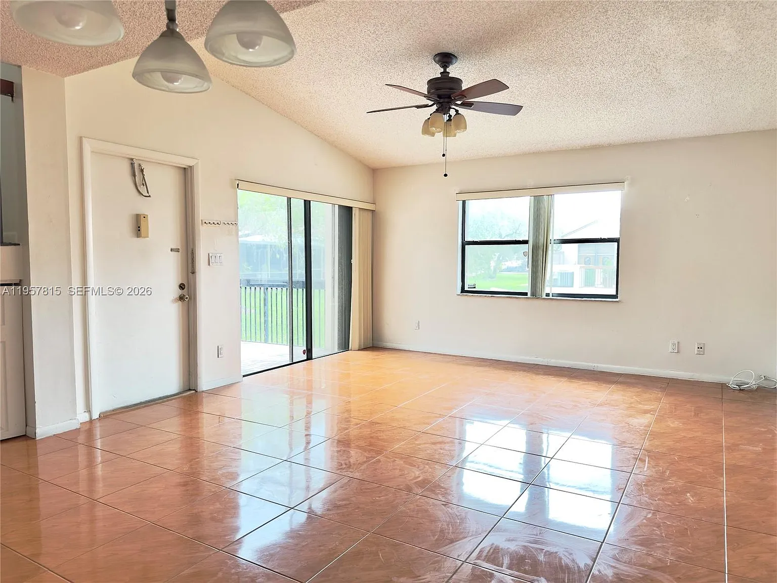 2 bed, 1275 sqft, $2,450 — Photo 4