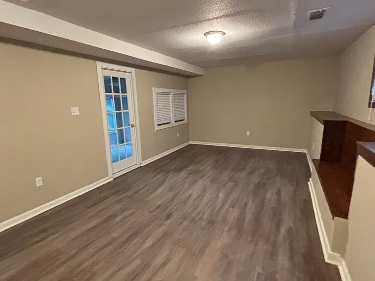 322 E Lee Ave — Photo 16