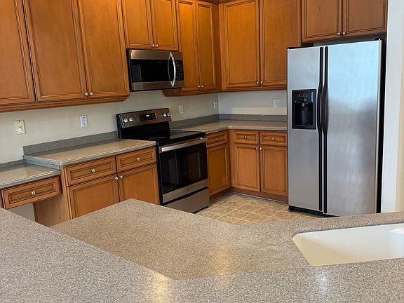 3rd image of 18142 Thornhill Grand Cir