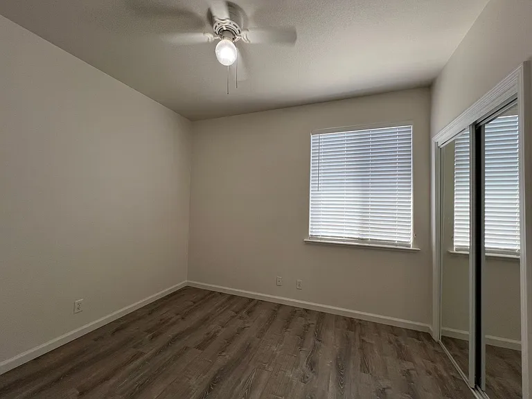 5835 W Athens Ave — Photo 15