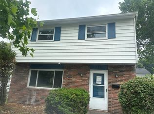 218 Paxton Rd, Eastlake, OH 44095