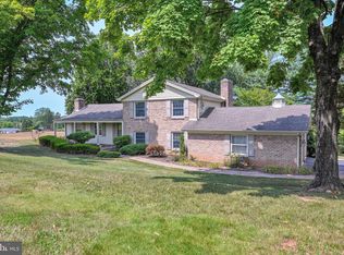200 S 8th St, Mount Wolf, PA
