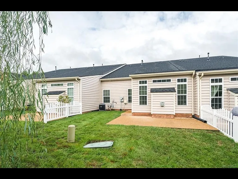 3104 Abruzzo Pl — Photo 10