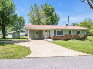 102 W Demumbrum St, Loretto, TN 38469