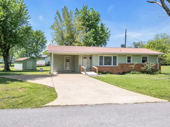 102 W Demumbrum St, Loretto, TN 38469