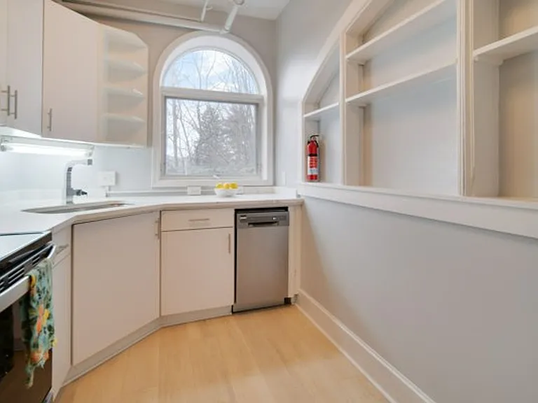 504 Stewart Ave — Photo 163