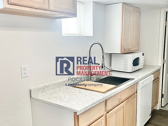 3rd image of 1329-1331-1333 S 3rd Ave #1329