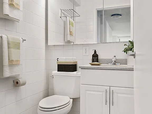 5th image of 218 E 29th St #15C