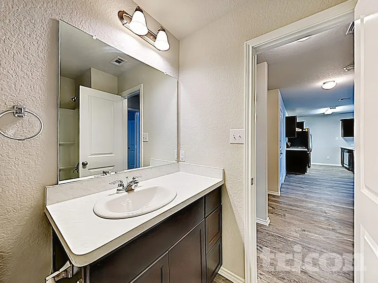 9736 Marbach Brk — Photo 25