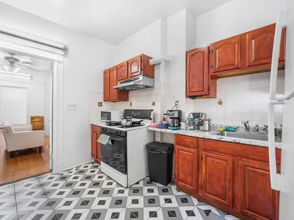 41 Garrison Avenue image 14 of 39