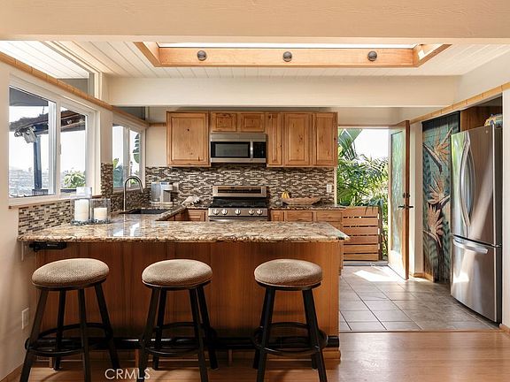 4th image of 266 Del Gado Rd