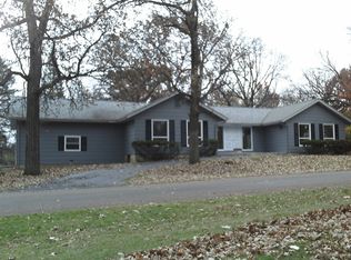 506 Hickory Rd, Woodstock, IL 60098