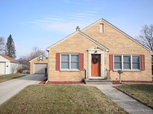 226 Lincoln Dr N, West Bend, WI 53095