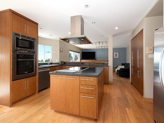 2nd image of 4895 Northwood Dr