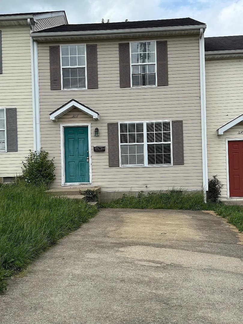 3 bed, 1.5 bath, 1216 sqft, $1,495 — Photo 1