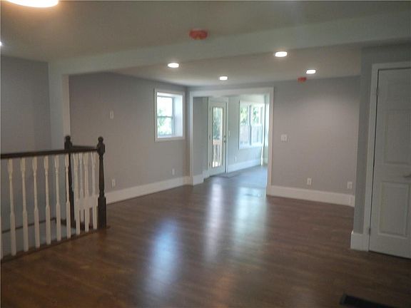 5th image of 2537 S 74th St