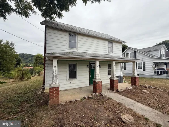 339 Hammond St, Great Cacapon, WV 25422