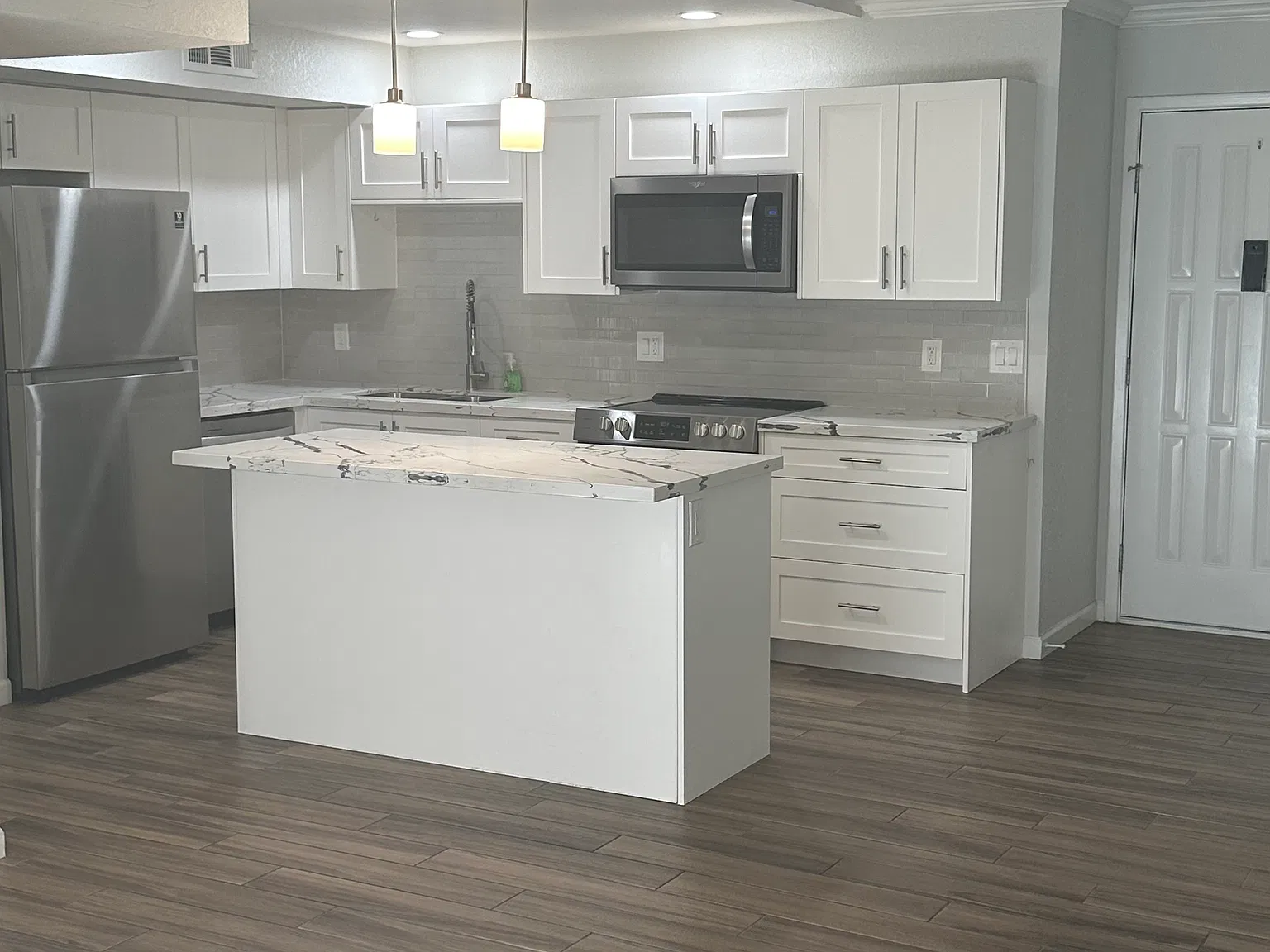 3 bed, 1274 sqft, $2,200 — Photo 4