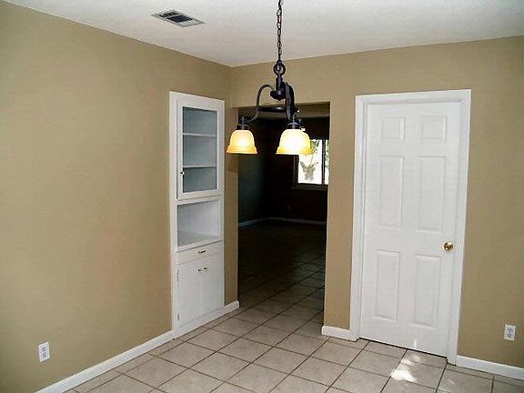 5th image of 307 Briarwood Cir