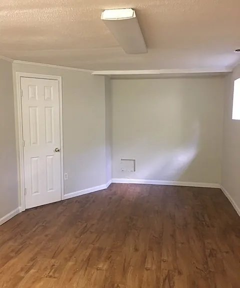 715 Churchill Dr — Photo 13