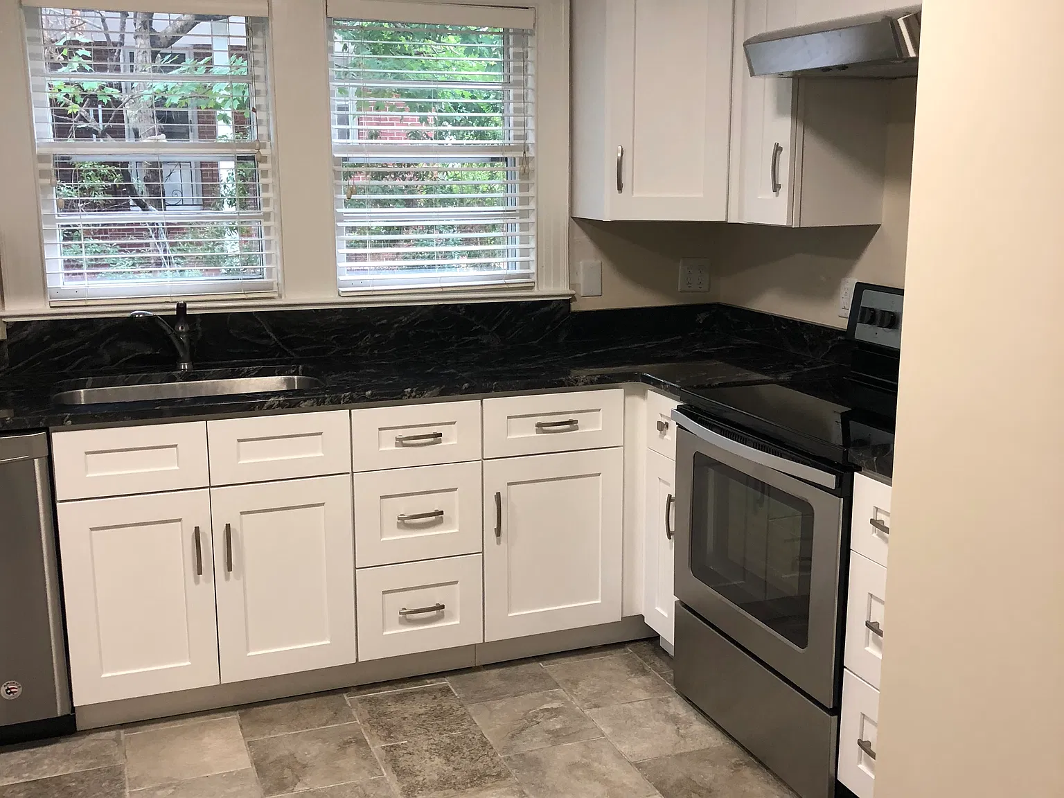 4 bed, 2.5 bath, 1653 sqft, $3,600 — Photo 3