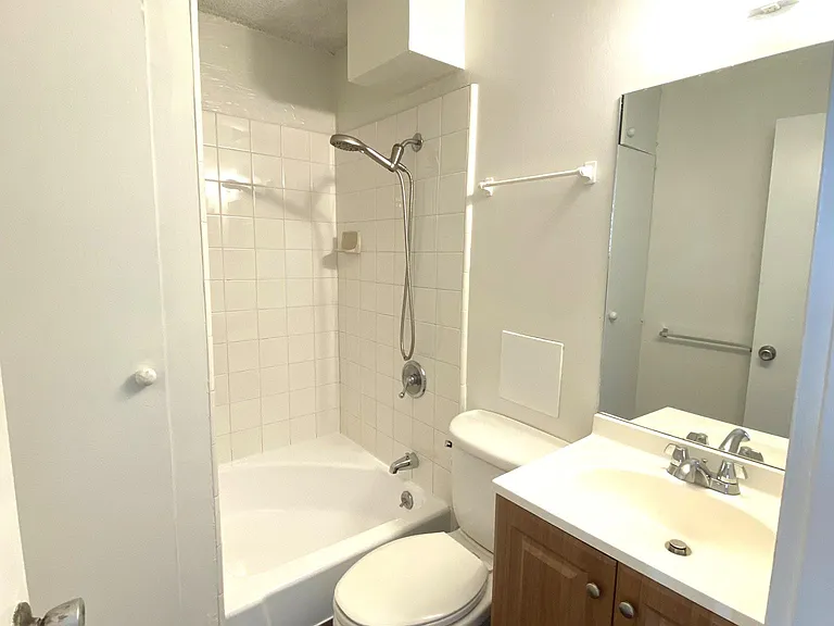 1833 Anapuni St #203 — Photo 9