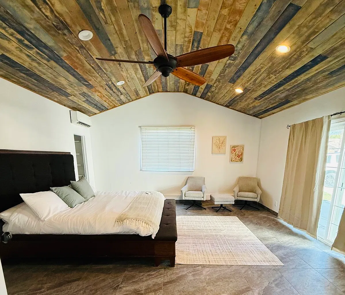 4 bed, 2.5 bath, 1850 sqft, $9,000 — Photo 2