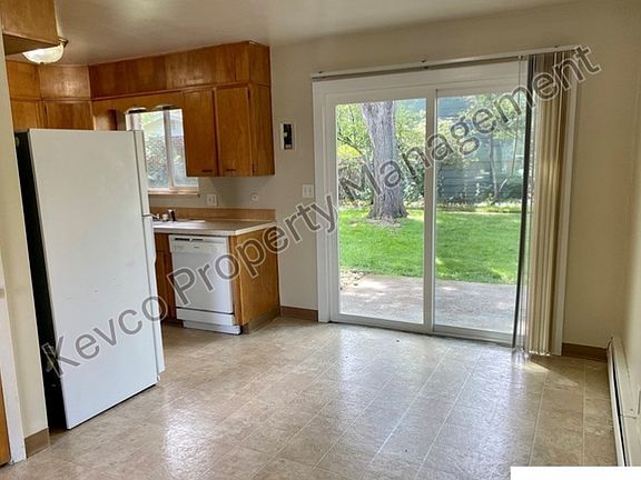 5th image of 1101 Ponderosa Dr APT 5