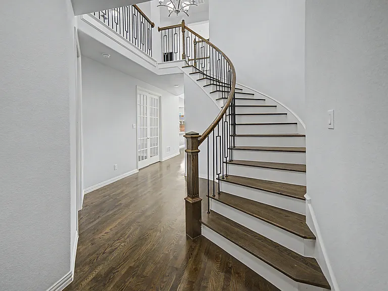 6862 Mistley Park — Photo 2