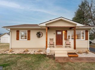 20 Reservoir Ave, Luray, VA 22835