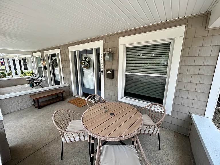 2332 Central Ave — Photo 7