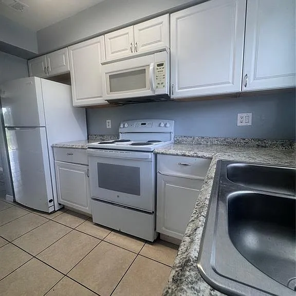 205 Eden Ln #E — Photo 3