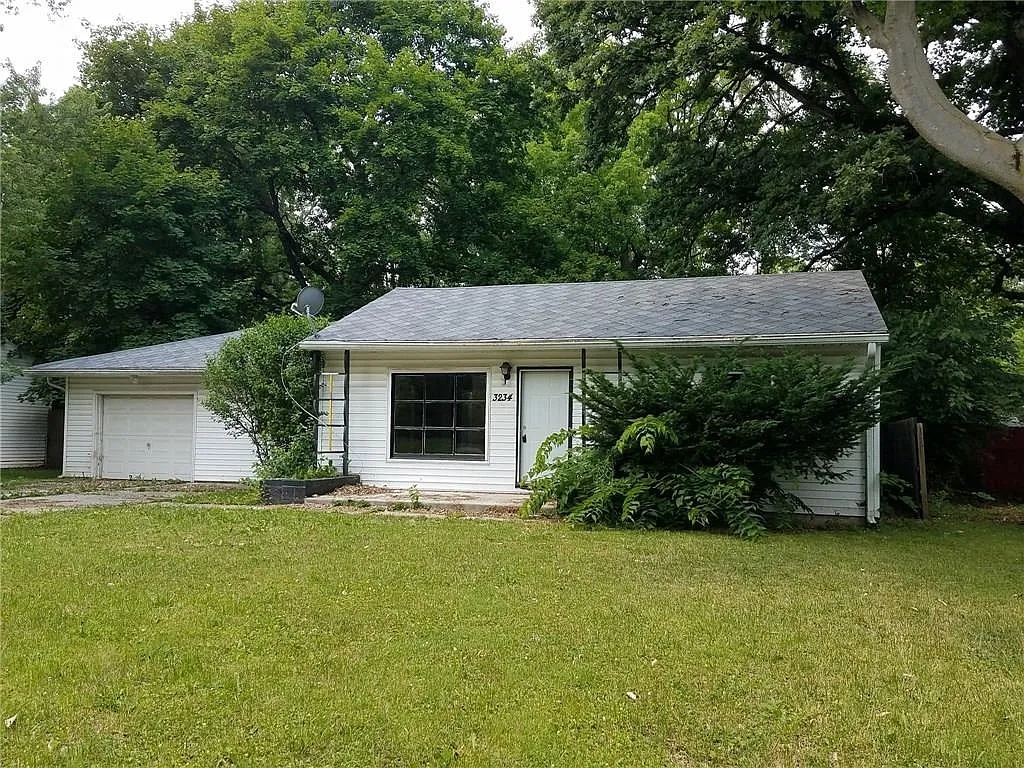 3234 N Campbell Ave photo 1