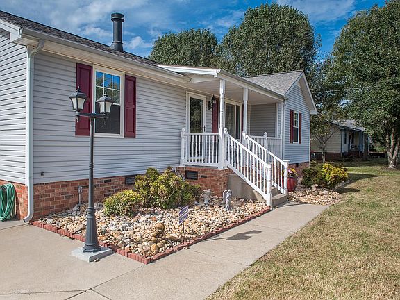 4th image of 307 E Sagefield Dr