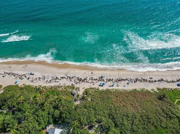 7 Belair Drive, Boynton Beach, FL 33435