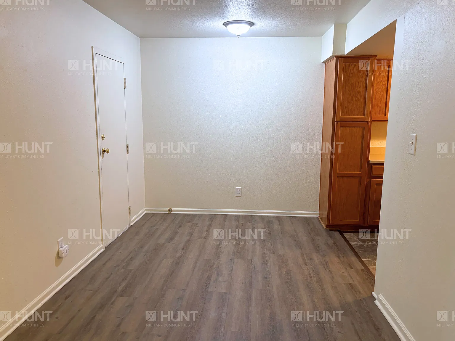 3 bed, 2.5 bath, 1429 sqft, $1,600 — Photo 3