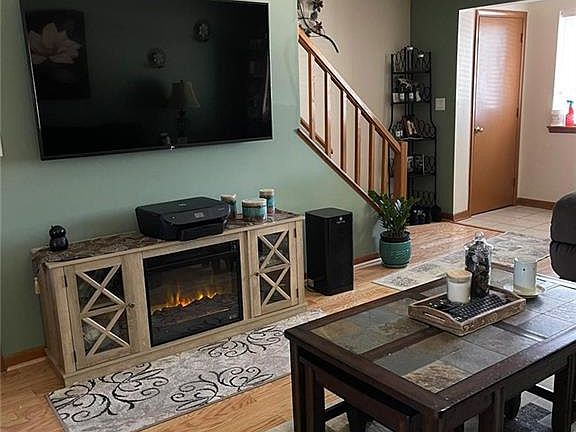 4th image of 14 Macintosh Ln #14