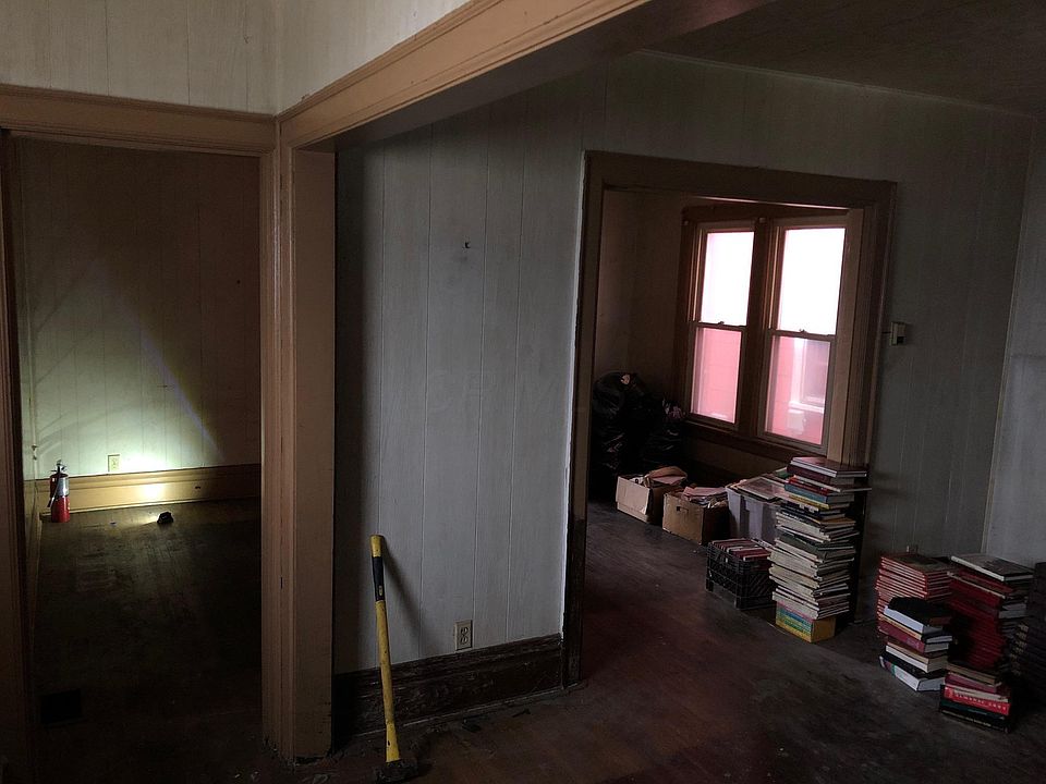 2nd image of 1437 Hildreth Ave
