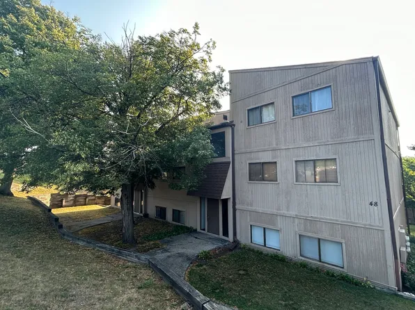 48 Oak Hill Colony APT 8, Fox Lake, IL 60020