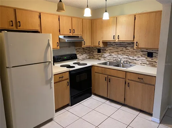 1860 Massachusetts Ave NE APT 219, Saint Petersburg, FL 33703