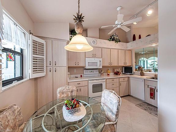 3rd image of 529 Lake Louise Cir Unit 202