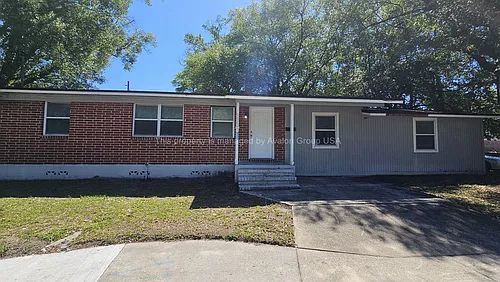 2415 N Canal St Photo 1