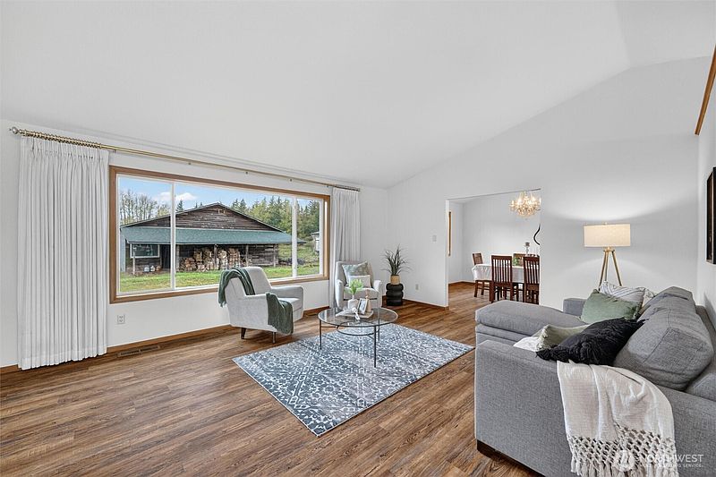 4th image of 5581 Mission Road