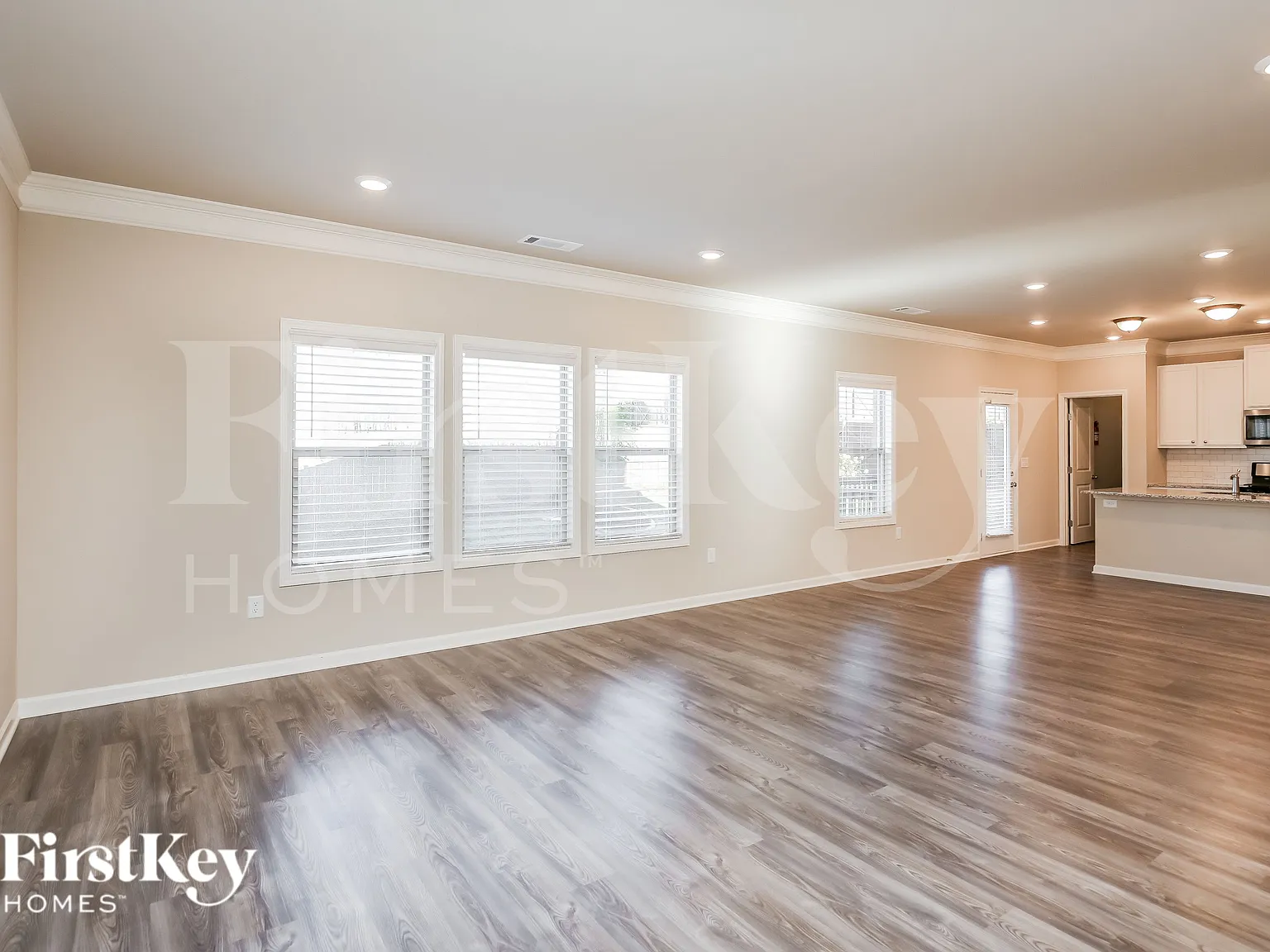 4 bed, 2.5 bath, 2890 sqft, $2,585 — Photo 3