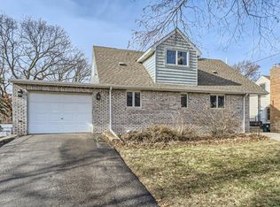 4900 W Upland Crst, Columbia Heights, MN 55421