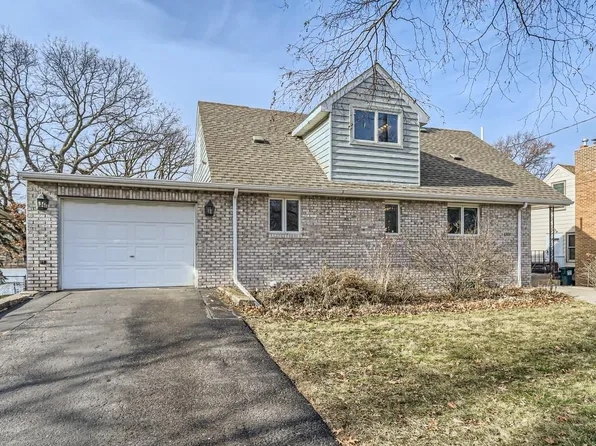 4900 W Upland Crst, Columbia Heights, MN 55421