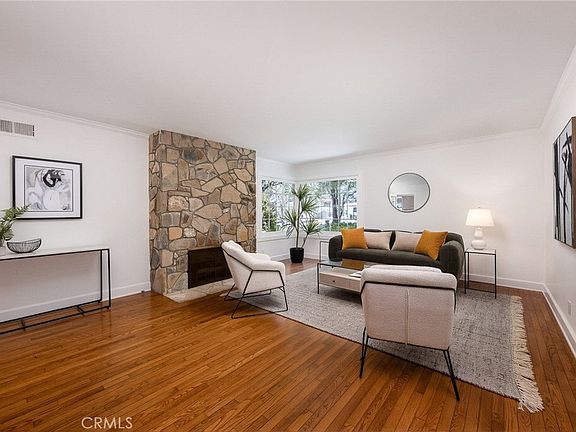 4th image of 1060 W Leadora Ave