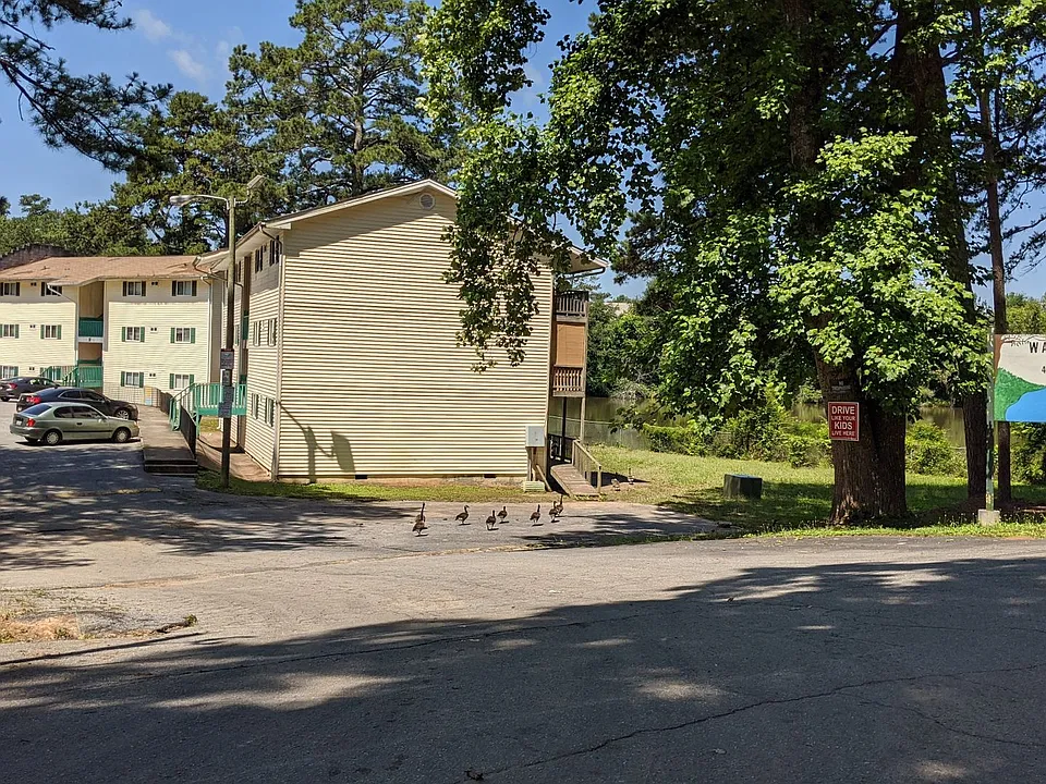 Waters Edge Apartments
