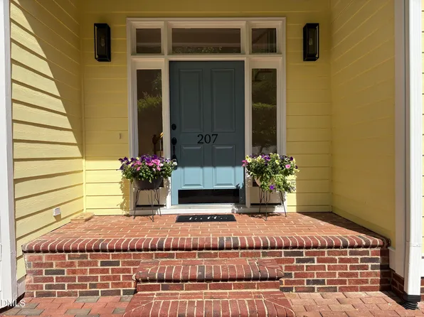 207 Oak Park Dr, Chapel Hill, NC 27517